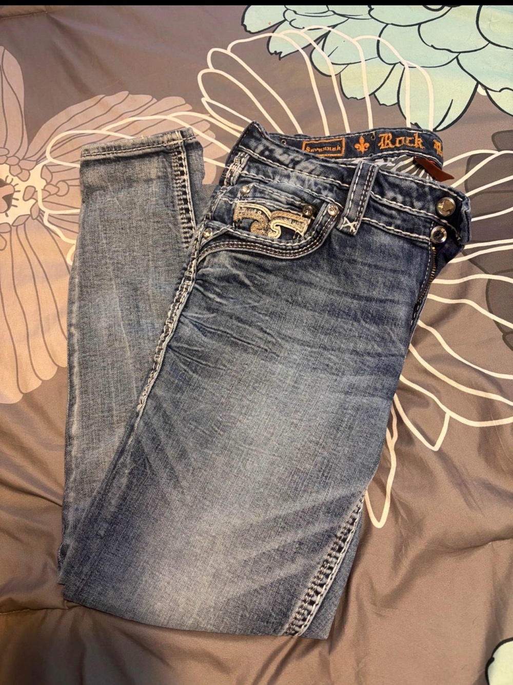 Rock Revival Faded Blue Embroidered Pocket Jeans LIKE NEW